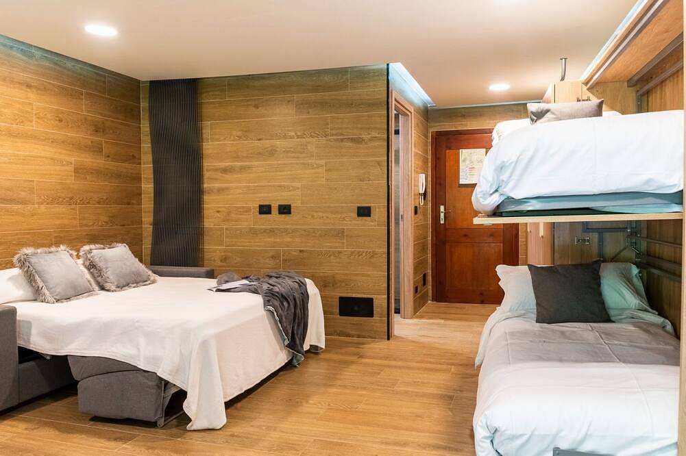 Entire apartment, Snowline Studio Lulù - Ski-in/ski-ou in Cervinia Cielo Alto, Valtournenche