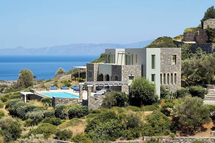 Holiday rental for 32 people, with hot tub and garden in Agios Nikolaos