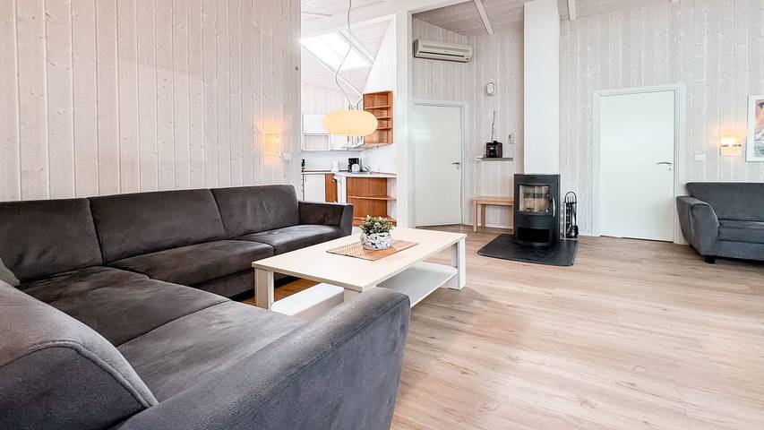 Ferienhaus für 12 Personen, mit Whirlpool und Sauna sowie Garten, mit Haustier in Priwall