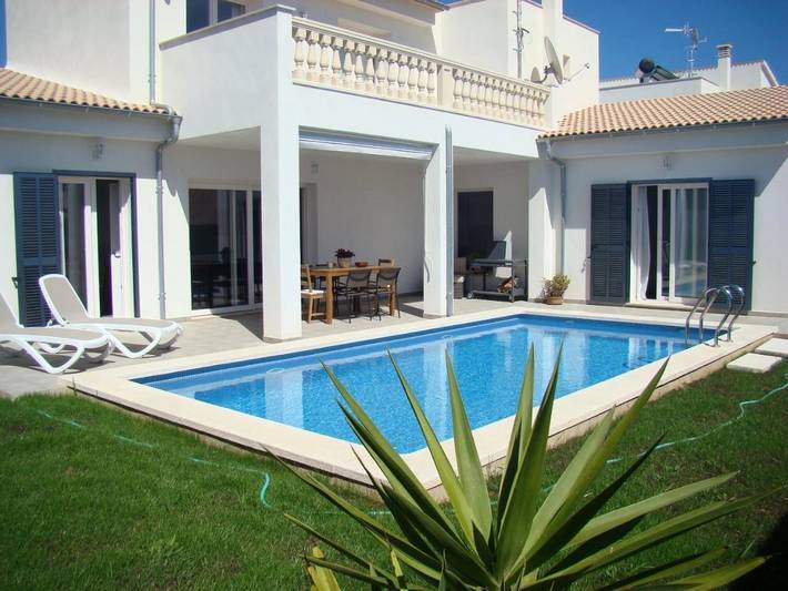 Location de vacances pour 8 personnes, avec jardin ainsi que vue et piscine à Cala Bona - 3