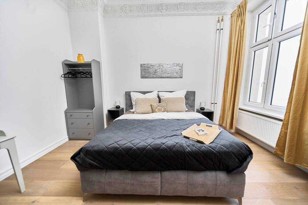 Ganze Wohnung, Loftly Kant99 - Zentral - 90m2 - Self Check-In - 300 Mbit in Charlottenburg Berlin, Berlin
