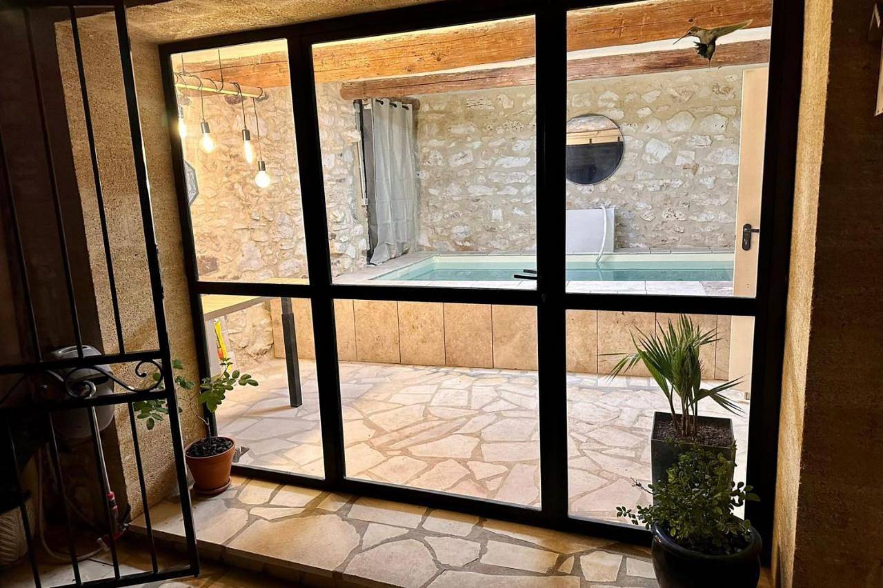 L'Uzétienne- Large residence with pond and patio! in Pouzilhac, Région de Nîmes
