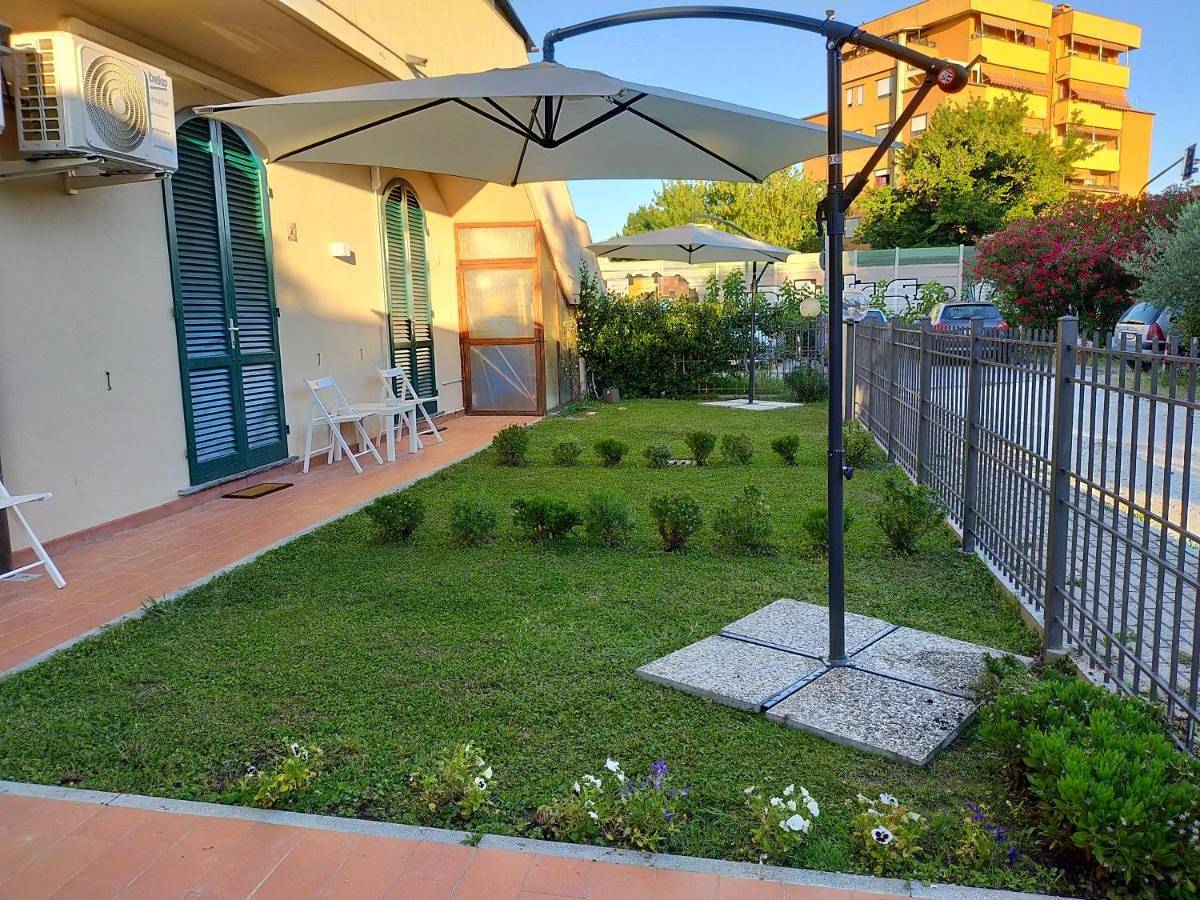 Triple Room with Private Bathroom in Pisa, Italienische Riviera