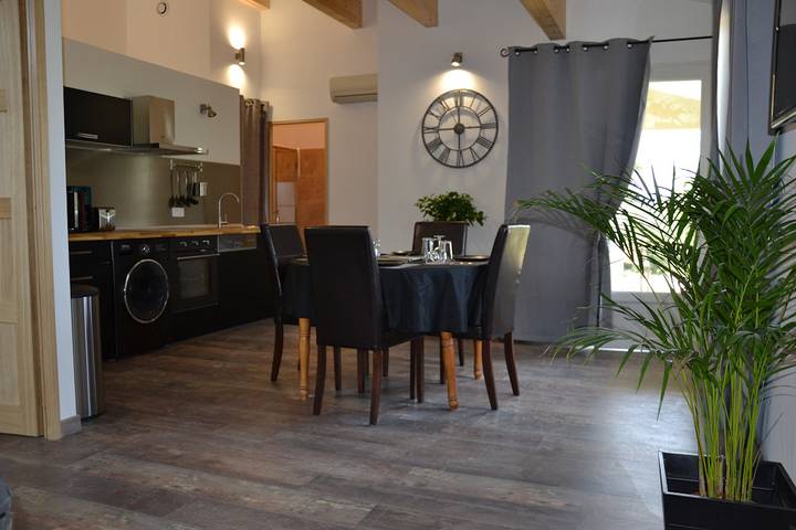 Gîte pour 4 personnes, avec jardin et terrasse, animaux acceptés à Bédoin - 2