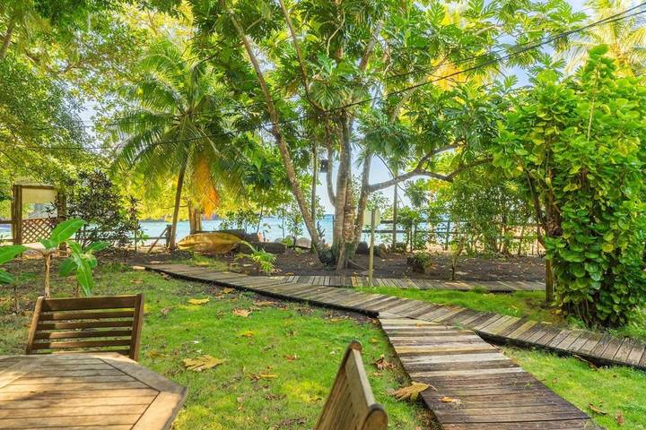 Gîte pour 2 personnes, avec vue et terrasse à Anse Dufour - 2