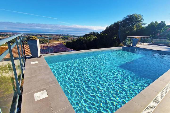Chalet para 10 personas, con jardín además de terraza y jacuzzi, Se admiten mascotas - 1