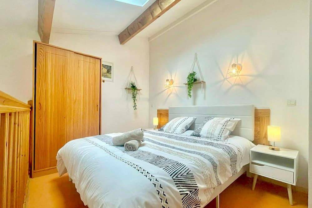 Entire apartment, La Pause Douce, 2 Guests, Pool & Sunshine in Calvisson, Mediterranean Coast (France)