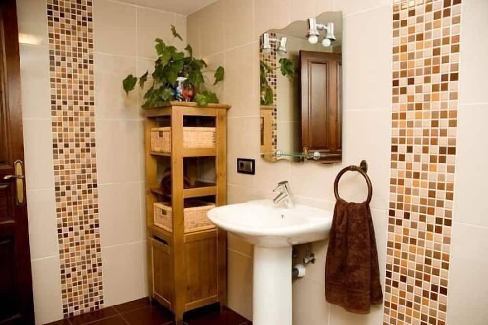 Casa rural (alquiler íntegro) El Piconeiro para 8 personas in Pravia, Costa Verde