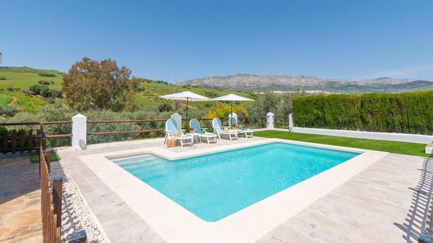 Casa rural para 10 personas, con terraza además de jardín y piscina en Villanueva de la Concepción - 4