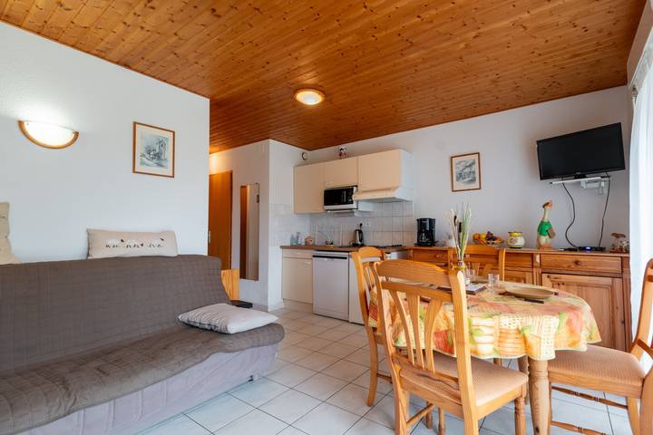 Ganze Wohnung, Charmantes Apartment im Chalet, ebenerdig mit Gartenterrasse in Gérardmer, Regionaler Naturpark Belchen der Vogesen