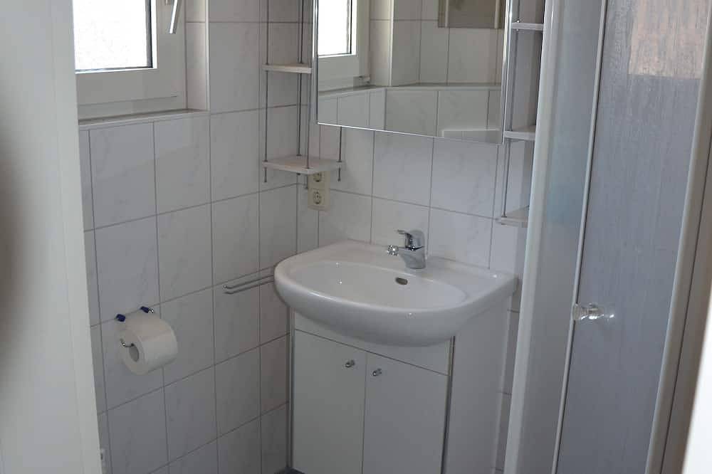 Ganze Wohnung, Ferienwohnung ~90 m² im 1. und 2. Stock im schönen Maintal, großer Garten in Karlstadt, Maindreieck