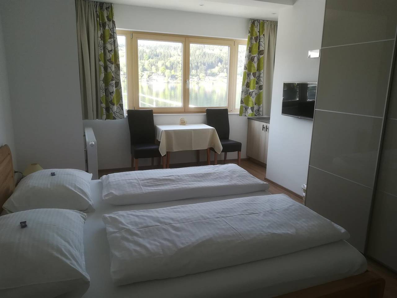 Doppelzimmer 1. Stock mit Seeblick in Seeboden, Bezirk Spittal an der Drau