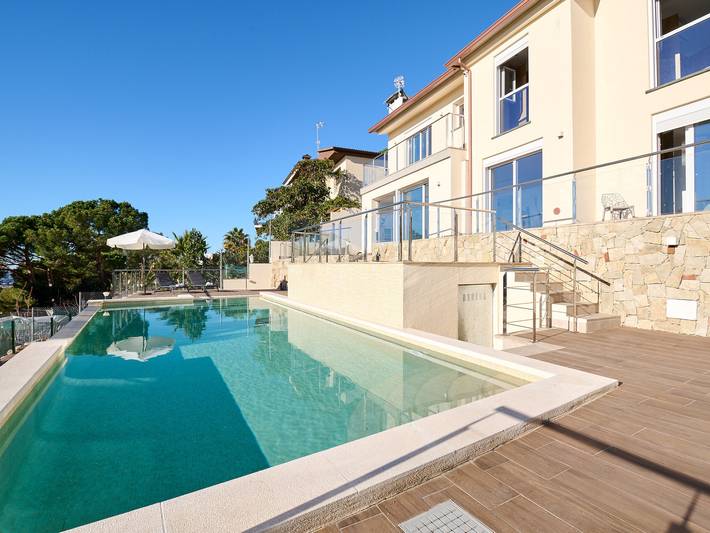 Chalet para 9 personas, con jacuzzi y balcón en Provincia de Gerona - 2