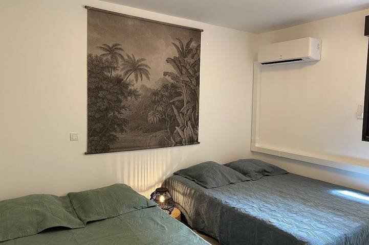 Gîte pour 6 personnes, avec terrasse dans Office De Tourisme De Saint Cyr Sur Mer - 3