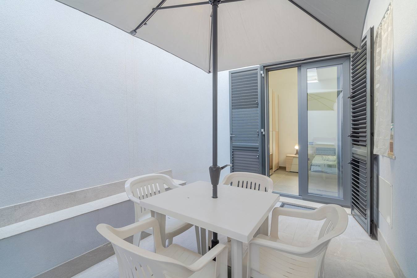 Appartement entier, Appartement "Erre House" avec terrasse privée et Wi-Fi in Avola, Province de Syracuse