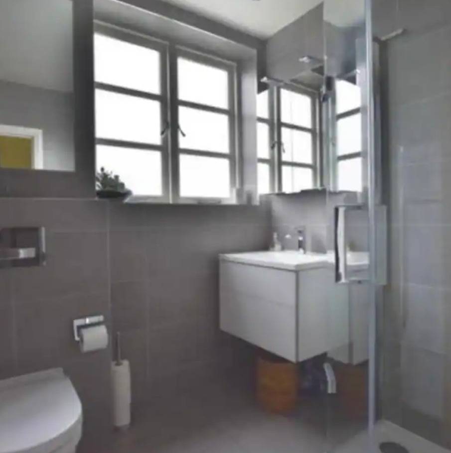 Luxury Central Hale living in Grand Manchester