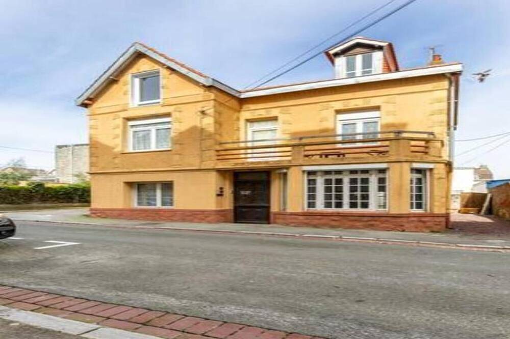 Ganze Wohnung, Studio Avec Jardin A 200 M De La Mer Et 300 M Rue Pietonne ++++ in Berck Plage, Berck