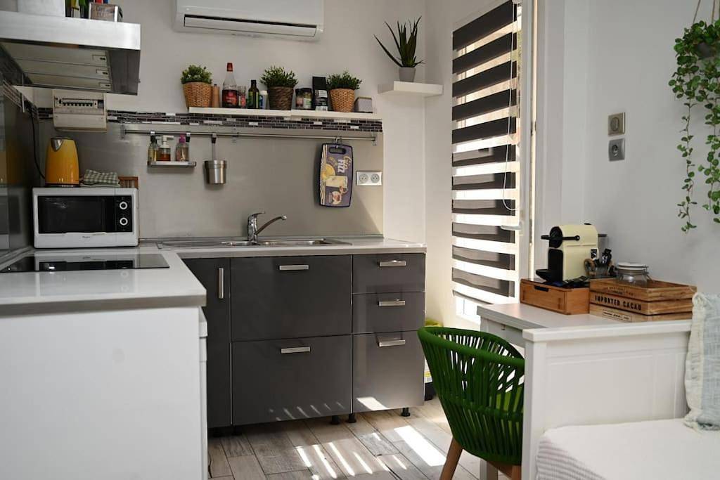Appartement entier, Studio Cosy " La Tarente Dorée " in Fréjus, Côte méditerranéenne (France)