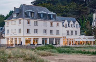 Hôtel pour 2 personnes, avec jardin et jacuzzi ainsi que piscine et sauna à Plonévez-Porzay