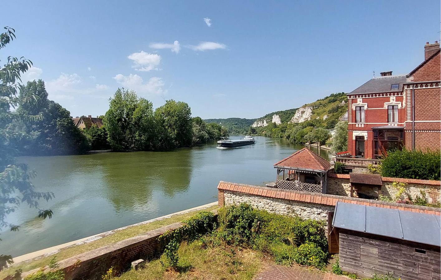 Apartamento vacacional entero, Acogedor apartamento con WiFi, jardín y aparcamiento, a 1,5 km de Les Andelys y Le Gambon in Les Andelys, Región de Les Andelys