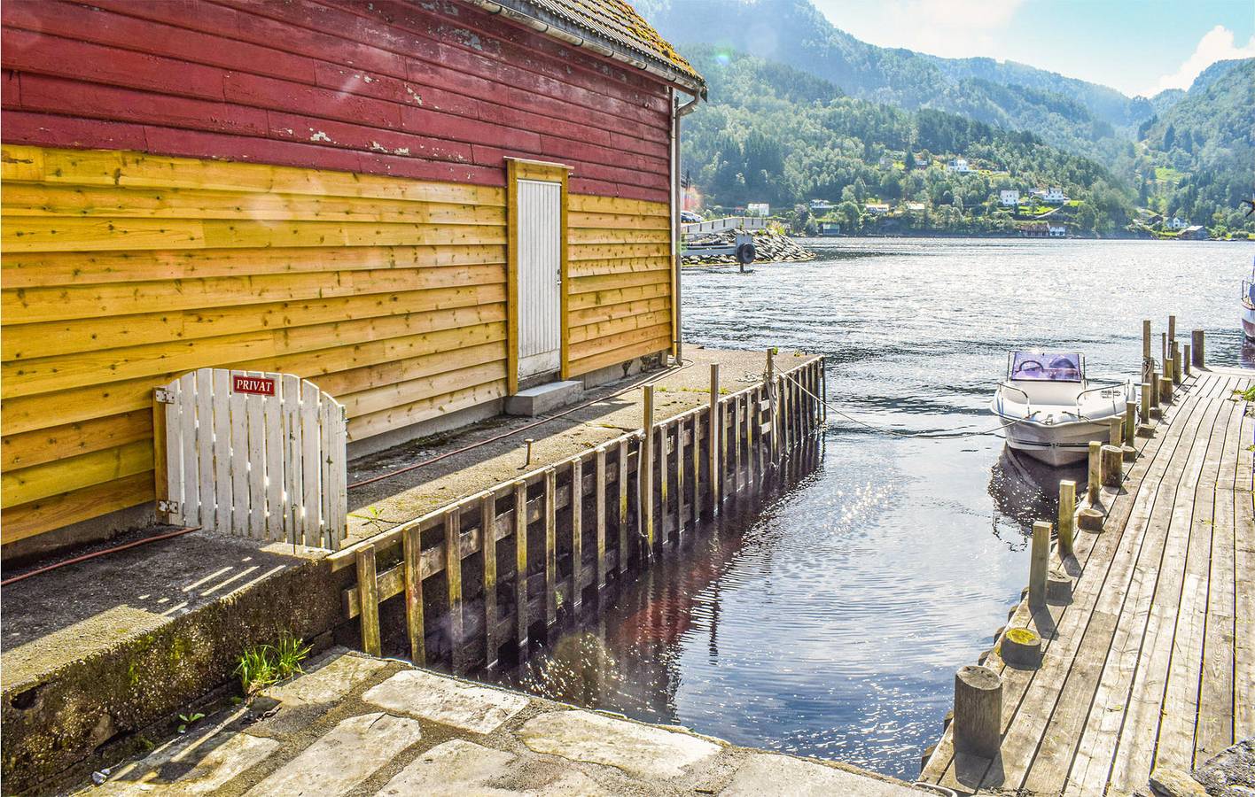 Ferienhaus für 4 Personen mit Terrasse in Sævareid, Fusa