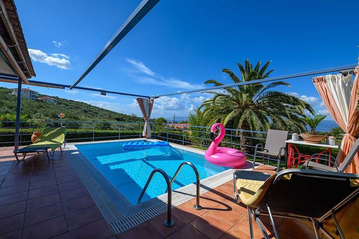 Location de vacances pour 5 personnes, avec Balcon et Jardin dans Mikra Mandinia