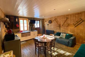 Gîte pour 3 personnes, avec jardin et terrasse, animaux acceptés à Albiez-Montrond