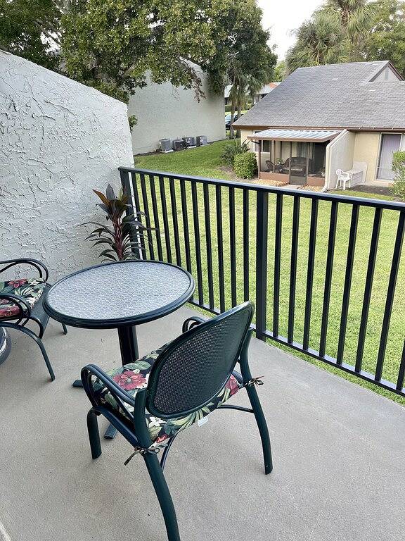 Ganze Wohnung, 🌴 Spacious Condo W Heated Pool & Nearby Beaches And Airports🌴 in Largo, Pinellas County