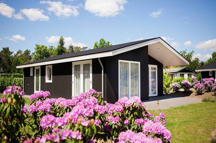Ferienhaus für 6 Personen, mit Terrasse und Garten sowie Pool
