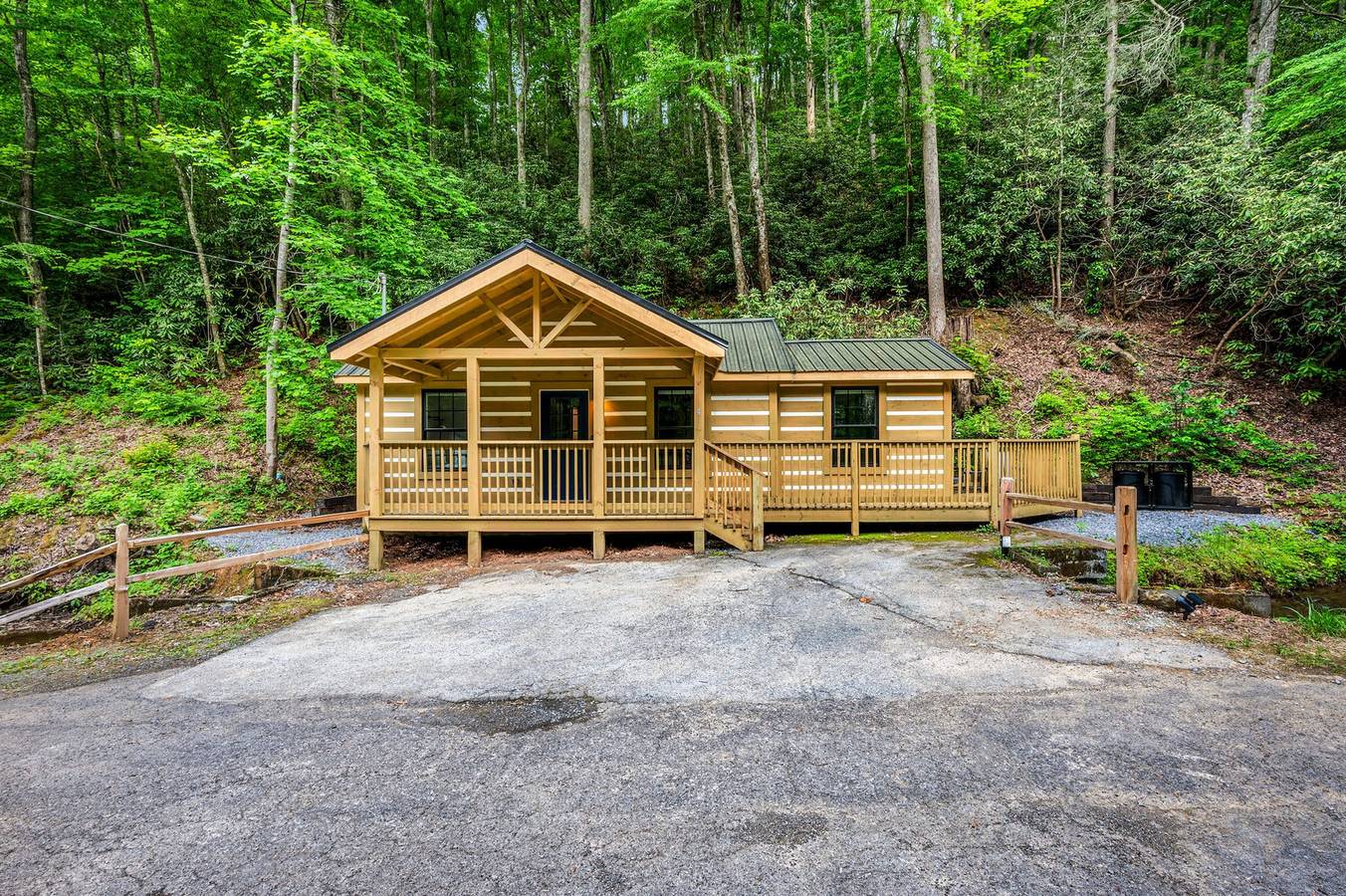 Ganze Wohnung, 2Bdrm Cabin 4  Gburg  Pet Friendly  Firepit Games in Sevier County