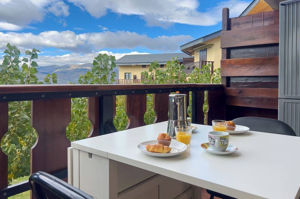 Appartement entier, Charming Apartment with a Terrace and a View of La Cerdanya - 10 minutes from Puigcerdà in Sainte-Léocadie, Parc naturel régional des Pyrénées catalanes