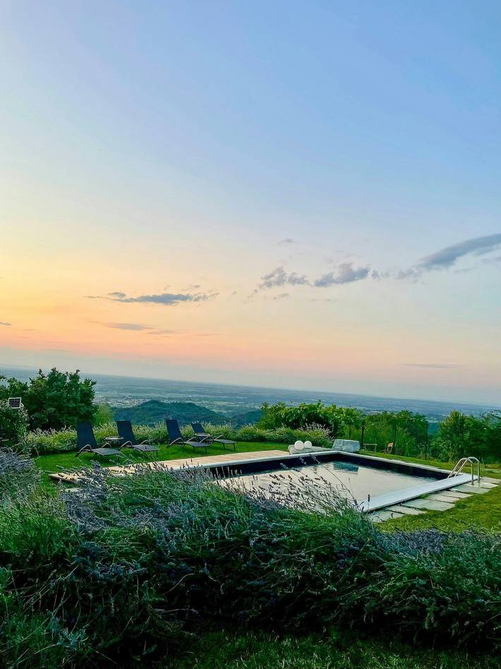 Location de vacances pour 11 personnes, avec sauna et jardin, animaux acceptés à Villanova Mondovì