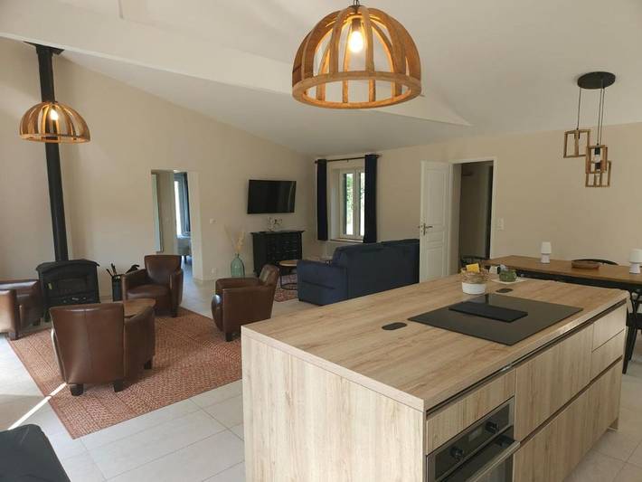 Location de vacances pour 4 personnes, avec Terrasse ainsi que Jardin et Sauna à Saint-Quentin-en-Tourmont - 2