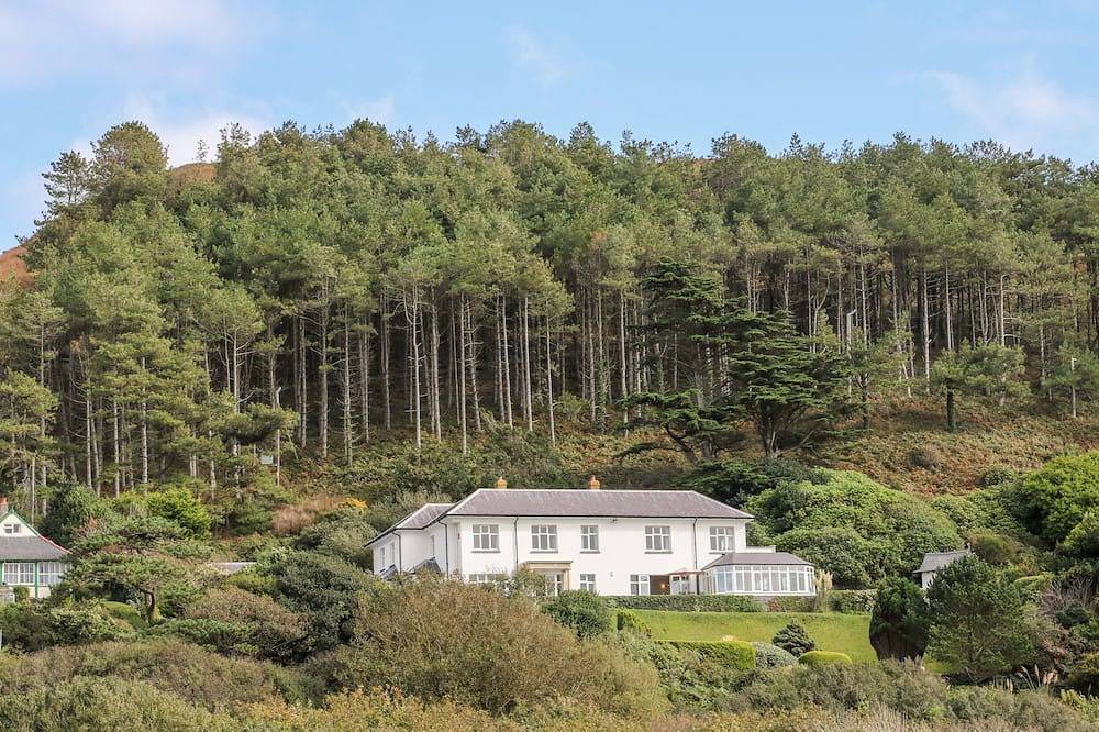 Holiday Home for 14 People in Aberdovey, Cardigan Bay