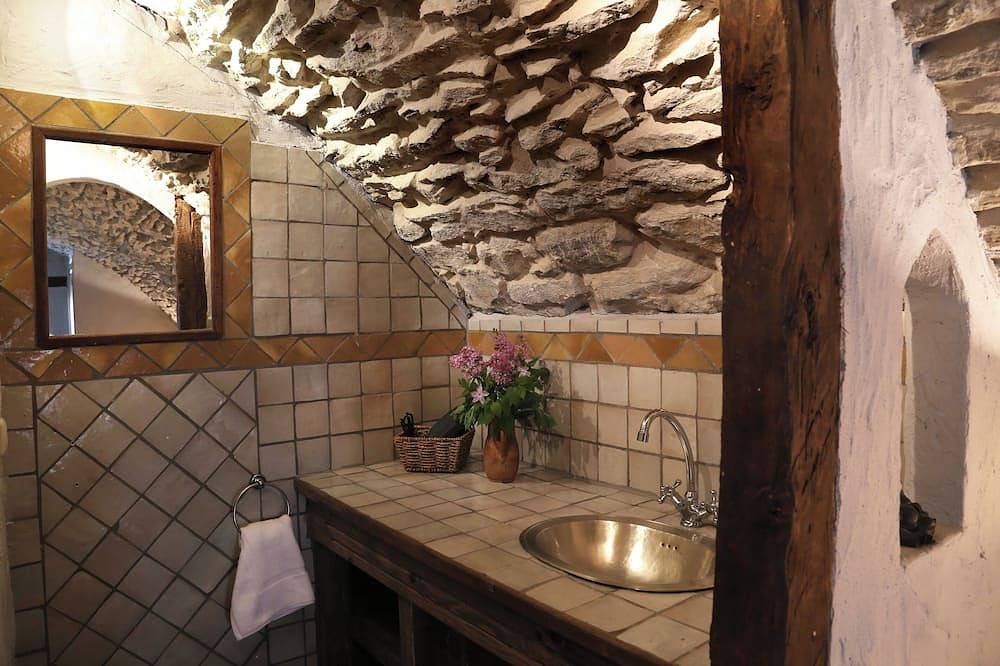 Appartement entier, Pa-Chai - 1 Bedroom Apartment, terrace in Villarzel-Cabardès, Région de Carcassonne