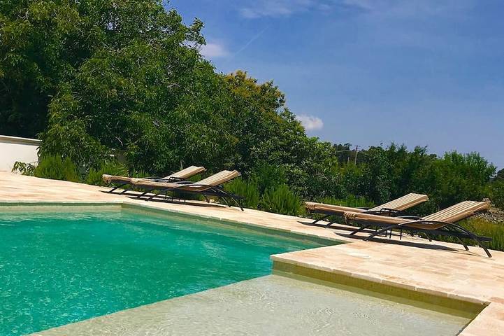 Agriturismo per 10 persone, con balcone e giardino in Ceglie Messapica