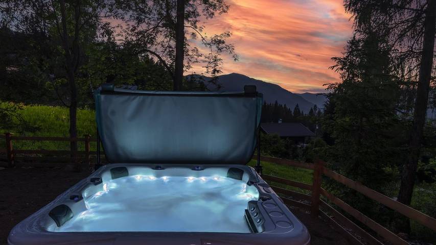 Ferienhaus für 6 Personen, mit Sauna und Whirlpool sowie Garten in Treffen am Ossiacher See