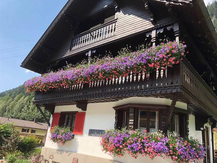 Gîte pour 5 personnes, avec sauna ainsi que jardin et vue dans Partenen