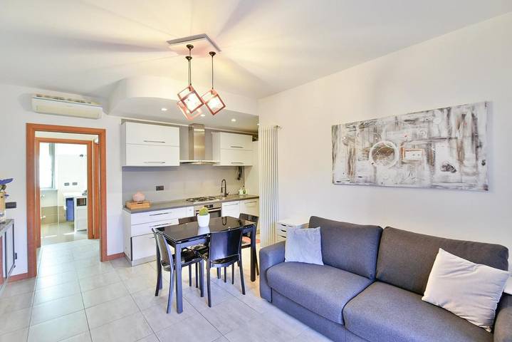 Appartamento per 3 persone, con Balcone e Terrazza nonché Giardino a Desio