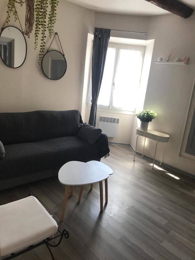 Appartement entier, Au cœur de Céreste in Céreste, Parc naturel régional du Luberon