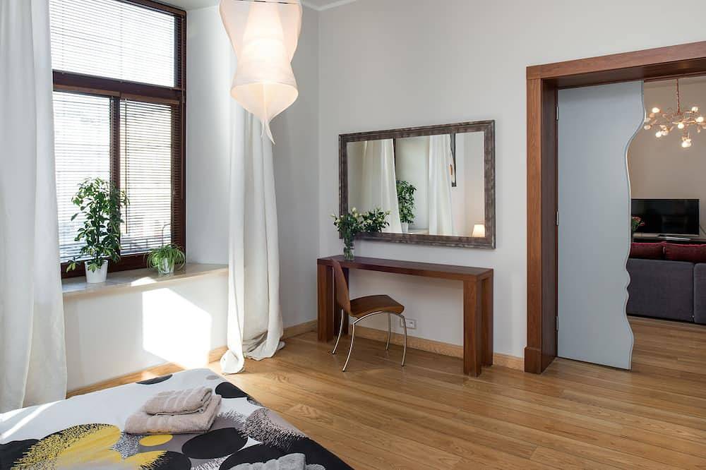 Appartement entier, Appartement de luxe de 1830 pieds carrés dans la vieille ville -3 chambres, 2 salles de bains, A / C, Wi-Fi in Cracovie, Petite-Pologne