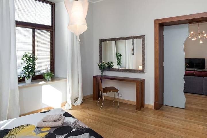 Apartamento entero, Lujoso apartamento de 1830 pies cuadrados en el casco antiguo -3 habitaciones, 2 baños, A / C, Wi-Fi in Cracovia, Pequeña Polonia (región histórica)
