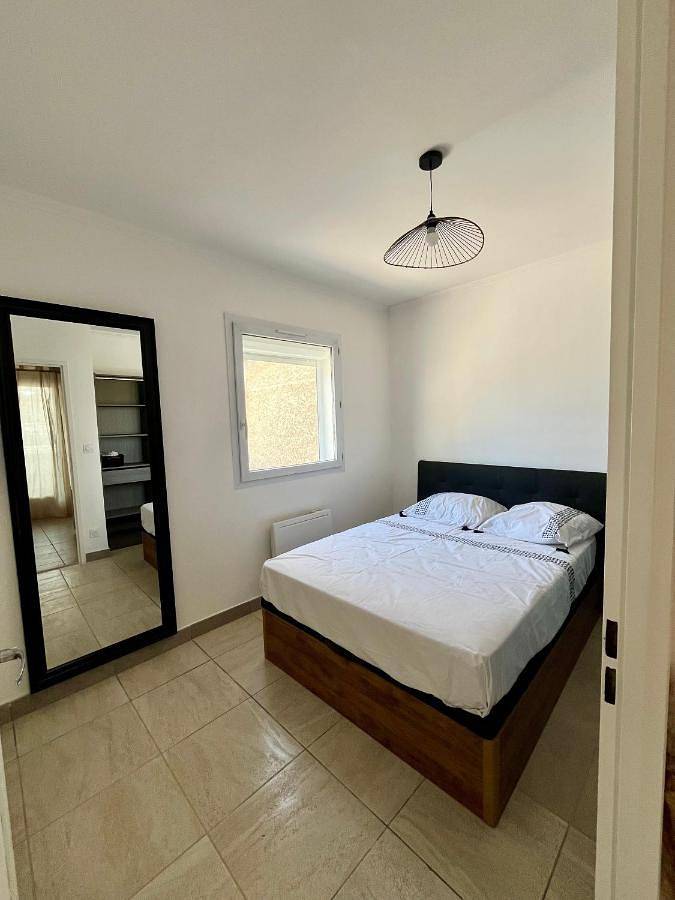 Gîte pour 4 personnes, avec terrasse et jardin à Lunel - 4