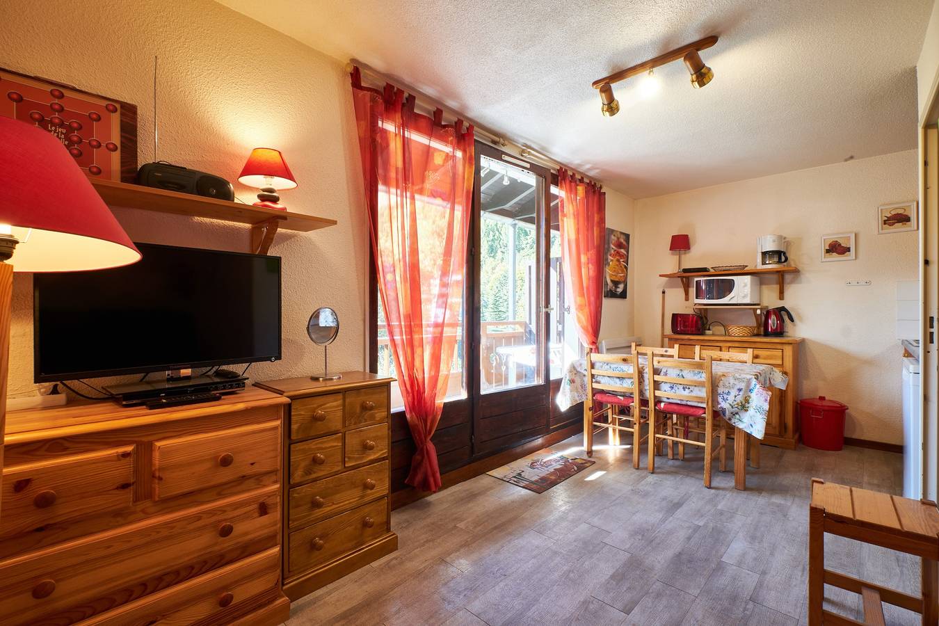 Apartamento entero, Apartamento '2 Alpes - 2-4 personas' con vistas a la montaña, balcón y Wi-Fi in Mont-de-Lans, Les Deux Alpes