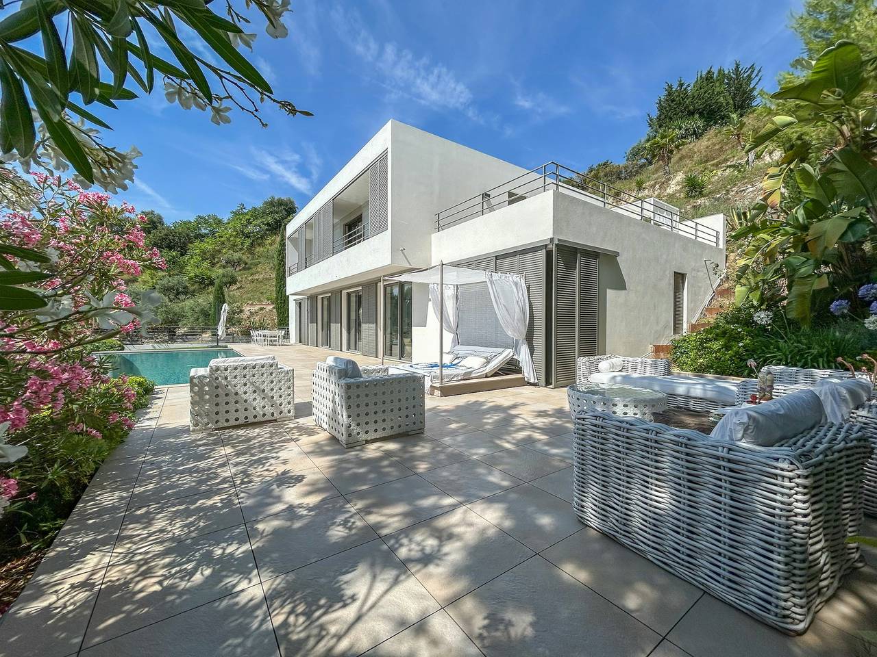 Villa mit Infinity-Pool, Meerblick und Blick auf Nizza in Menton, Mittelmeerküste (Frankreich)