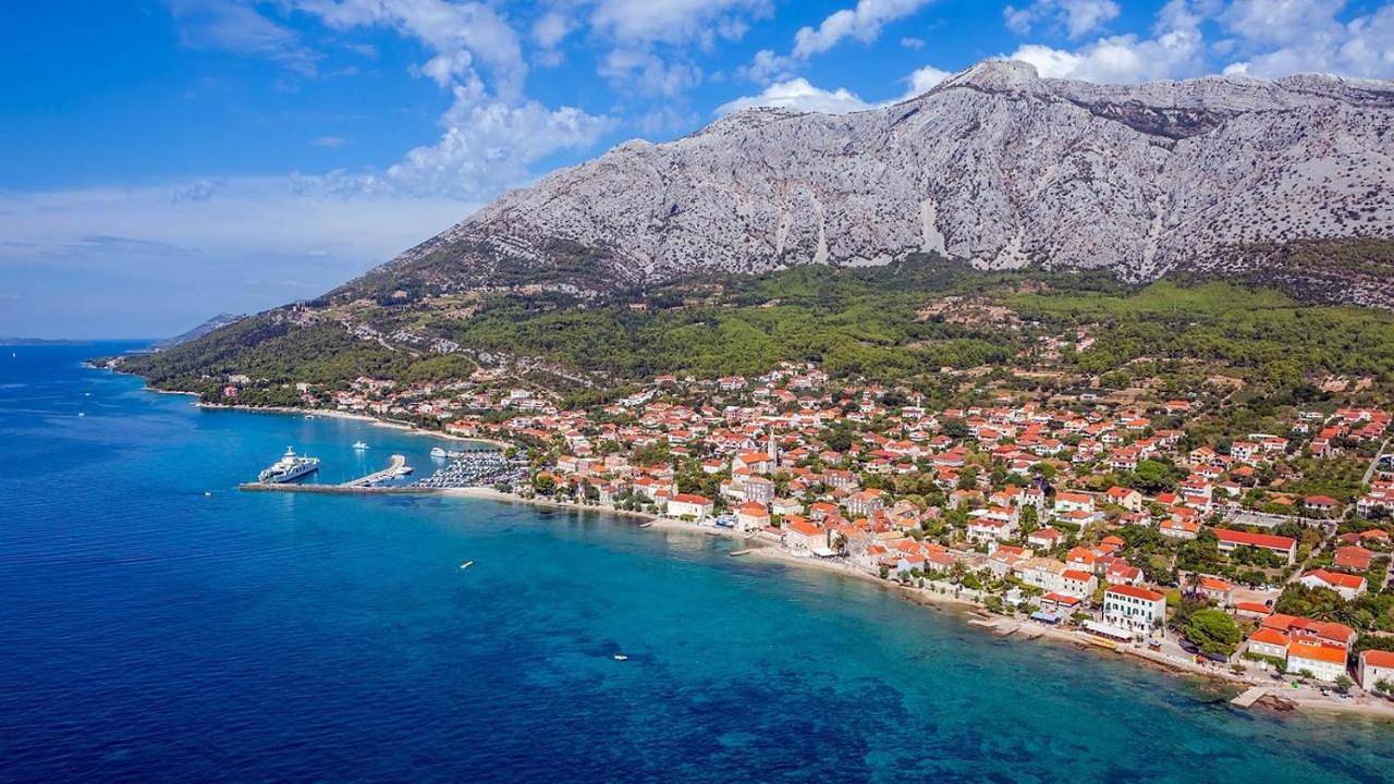 Villa Vrebac Badem on the Peljesac peninsula in Orebic, Peljesac