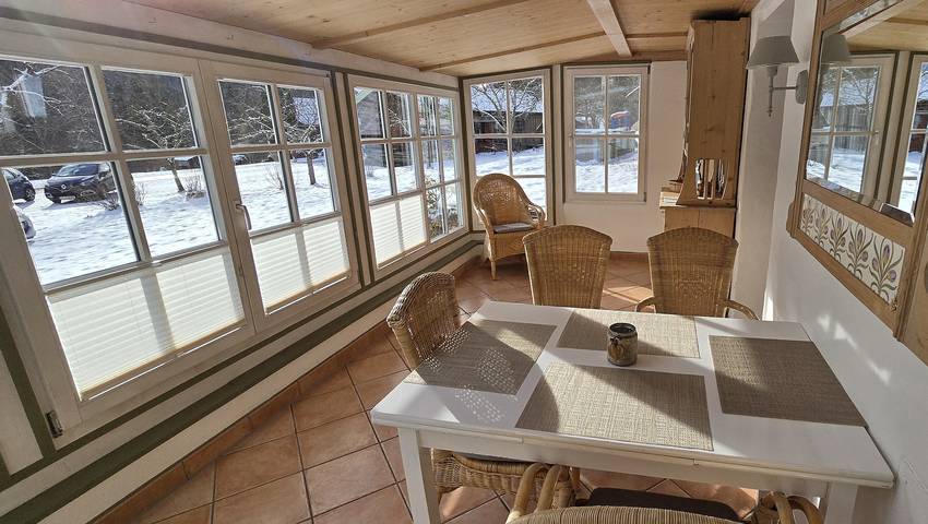 Ferienwohnung Bergwald inkl. Chiemgaukarte - Holiday flat 80sqm, 2 bedrooms, living room, 2 bathrooms, tiled stove, winter garden