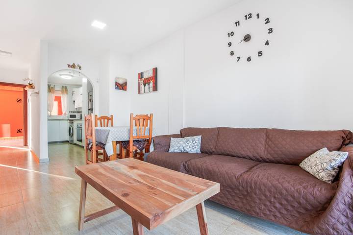 Apartamento entero, Apartamento Vacacional 'Los Tinajones' con Vistas al Mar, Piscina y Wi-Fi in Parque Holandés, La Oliva