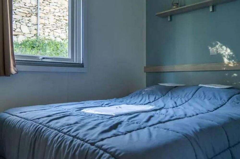 Comfortable mobile home in Calvisson for 4 people in Calvisson, Nimes region