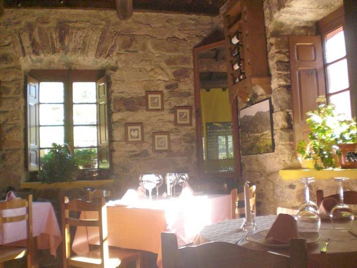 Hotel para 2 personas, con terraza en Parque Natural de las Fuentes del Narcea, Degaña e Ibias - 3